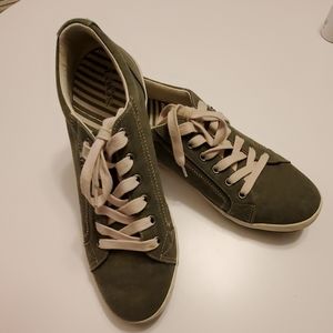 Taos Olive Green Sneakers